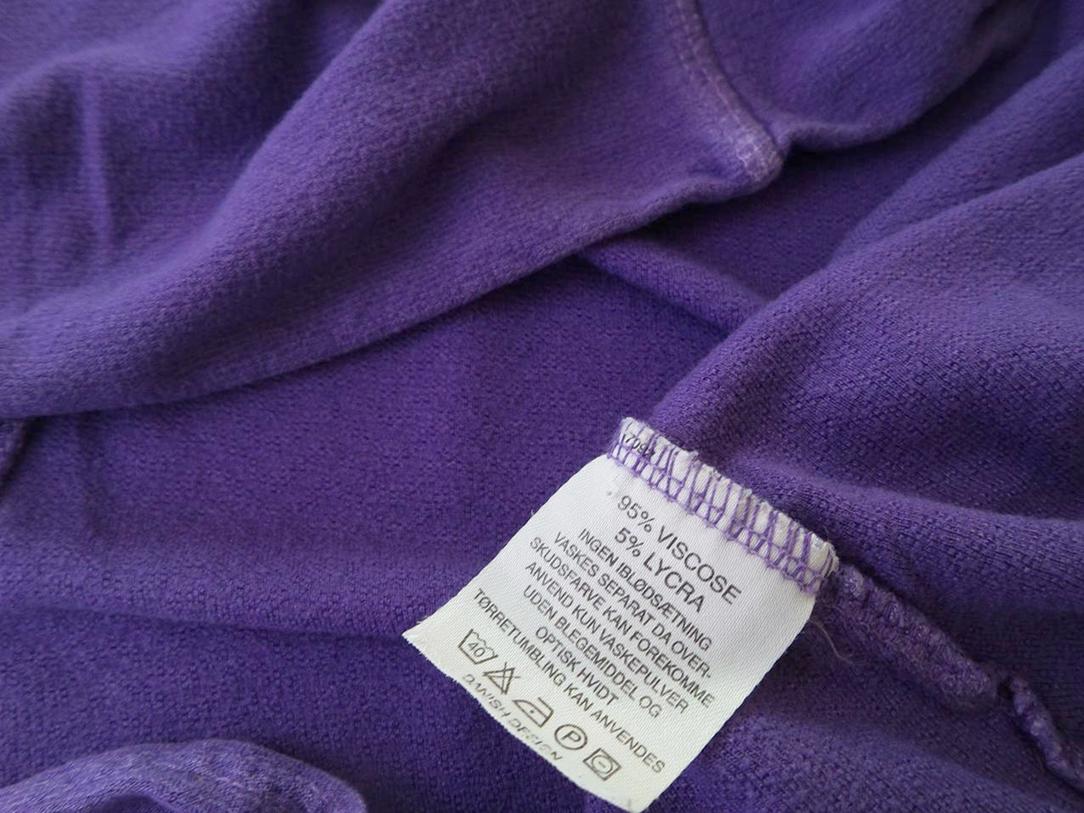 Uno Rozmiar one size Kolor Fioletowy W serek Sukienka Mini Długi rękaw Krótka Materiał Wiskoza Uno Rozmiar one size Kolor Fioletowy W serek Sukienka Mini Długi rękaw Krótka Materiał Wiskoza