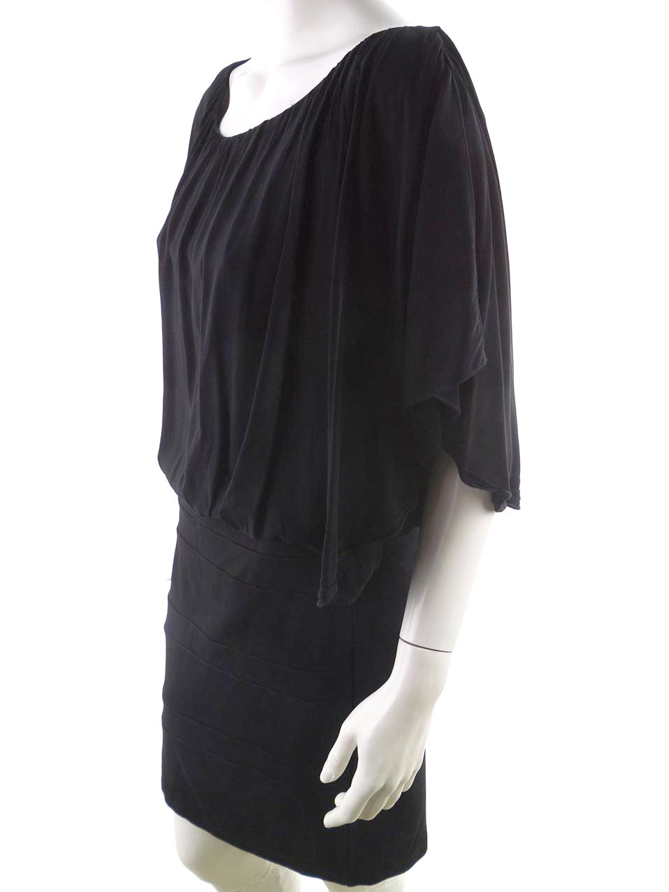 Isay Rozmiar M Kolor Czarny W łódkę Sukienka Blouson Rękaw 3/4 Do Kolan Materiał Wiskoza 100% Isay Rozmiar M Kolor Czarny W łódkę Sukienka Blouson Rękaw 3/4 Do Kolan Materiał Wiskoza 100%