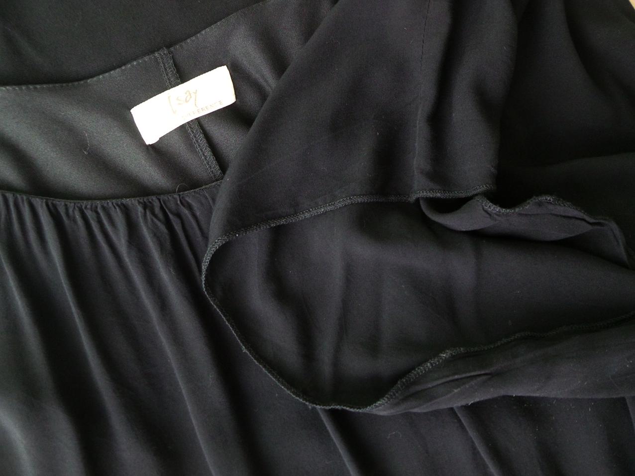 Isay Rozmiar M Kolor Czarny W łódkę Sukienka Blouson Rękaw 3/4 Do Kolan Materiał Wiskoza 100% Isay Rozmiar M Kolor Czarny W łódkę Sukienka Blouson Rękaw 3/4 Do Kolan Materiał Wiskoza 100%