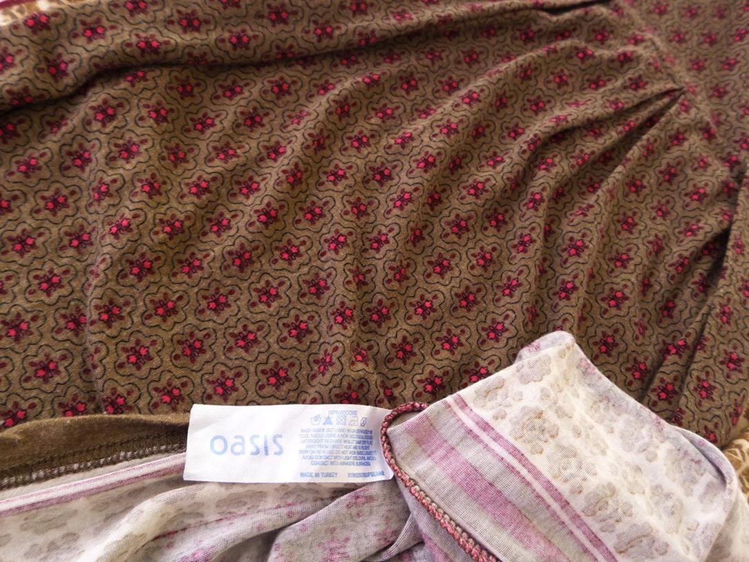 Oasis Rozmiar M Kolor Brązowy Okrągły dekolt Sukienka A-Line Rękaw 3/4 Do Kolan Materiał Wiskoza 100% Oasis Rozmiar M Kolor Brązowy Okrągły dekolt Sukienka A-Line Rękaw 3/4 Do Kolan Materiał Wiskoza 100%