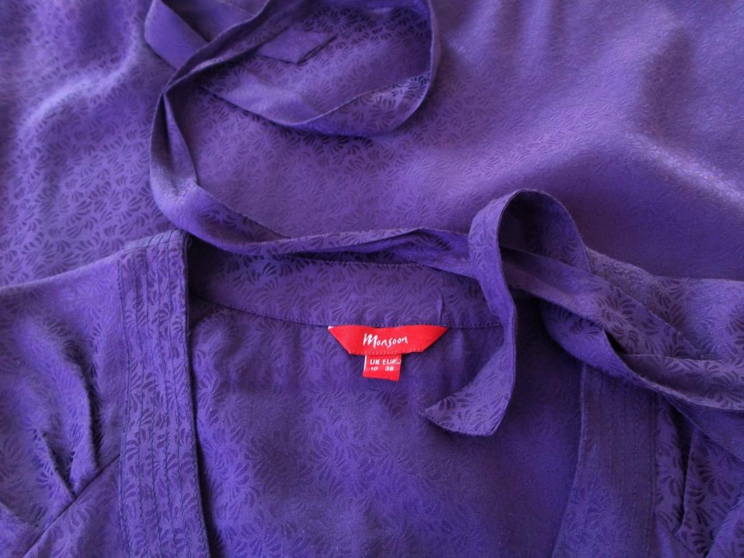 Monsoon Rozmiar 38 Kolor Fioletowy Okrągły dekolt Sukienka A-Line Krótki rękaw Do Kolan Materiał Wiskoza 100% Monsoon Rozmiar 38 Kolor Fioletowy Okrągły dekolt Sukienka A-Line Krótki rękaw Do Kolan Materiał Wiskoza 100%