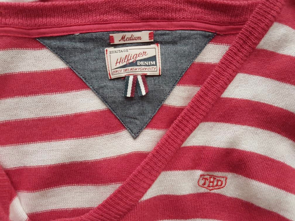 Hilfiger denim Rozmiar M Kolor Różowy Pasy W serek Tunika Bluzka Dzianina Długi rękaw Materiał Wiskoza Hilfiger denim Rozmiar M Kolor Różowy Pasy W serek Tunika Bluzka Dzianina Długi rękaw Materiał Wiskoza
