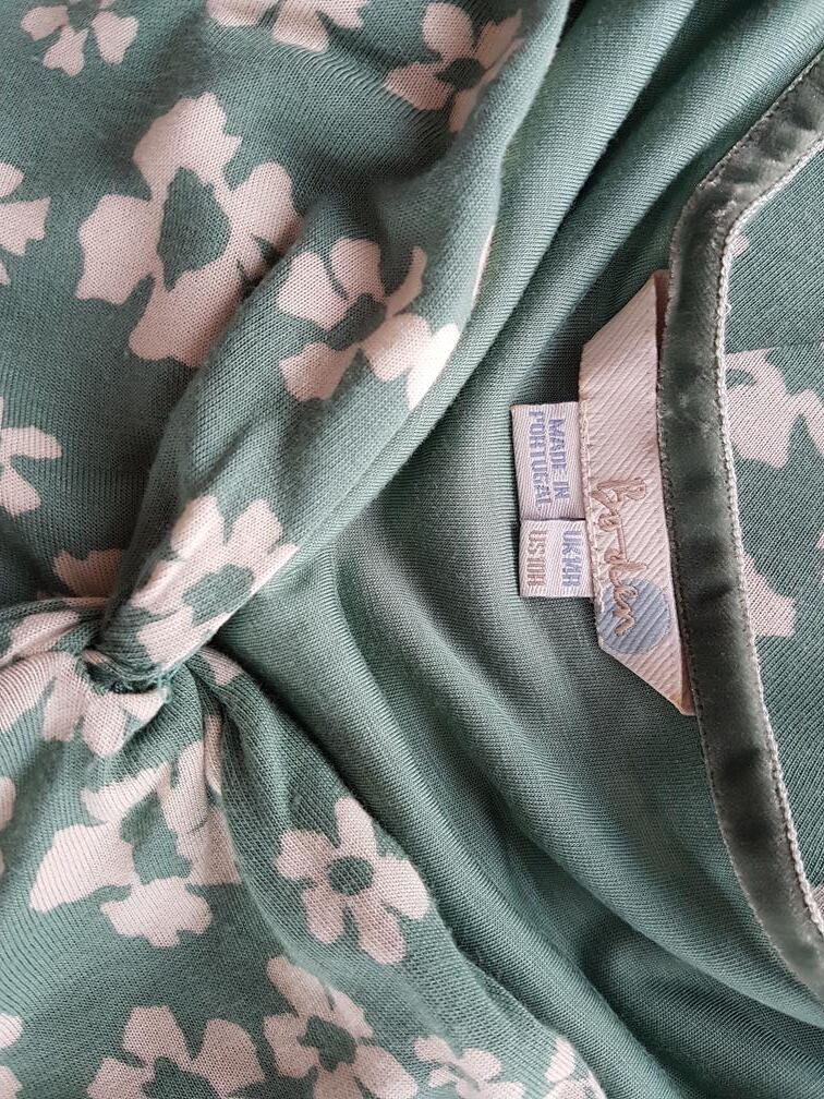Boden Rozmiar 10 (38) Kolor Zielony W serek Sukienka A-Line Krótki rękaw Midi Materiał Wiskoza 100% Boden Rozmiar 10 (38) Kolor Zielony W serek Sukienka A-Line Krótki rękaw Midi Materiał Wiskoza 100%