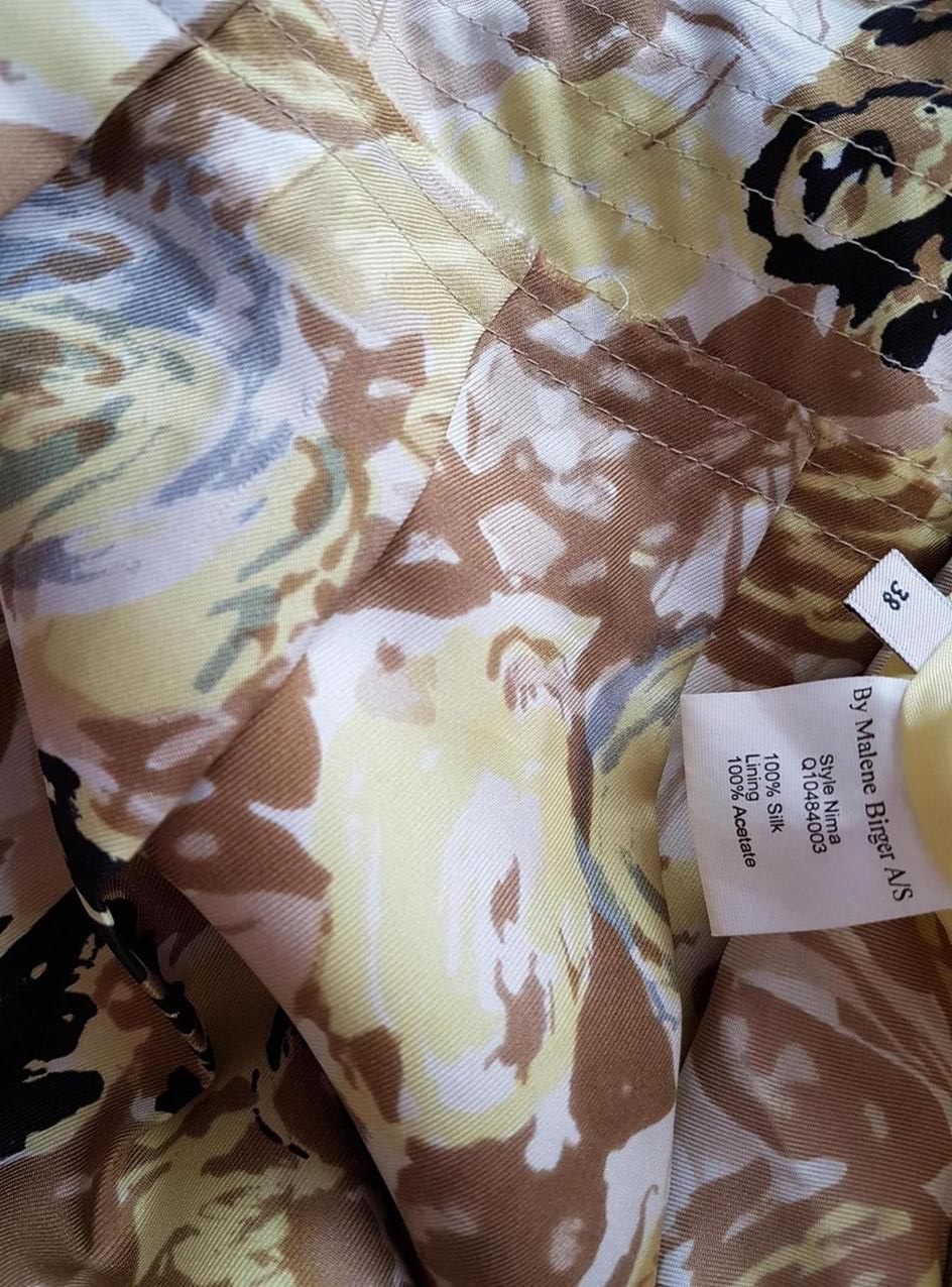 20180724_153348.jpg BY MALENE BIRGER Rozmiar 38 Kolor Beżowy A-Line Spódnica Do Kolan Materiał Jedwab 100%