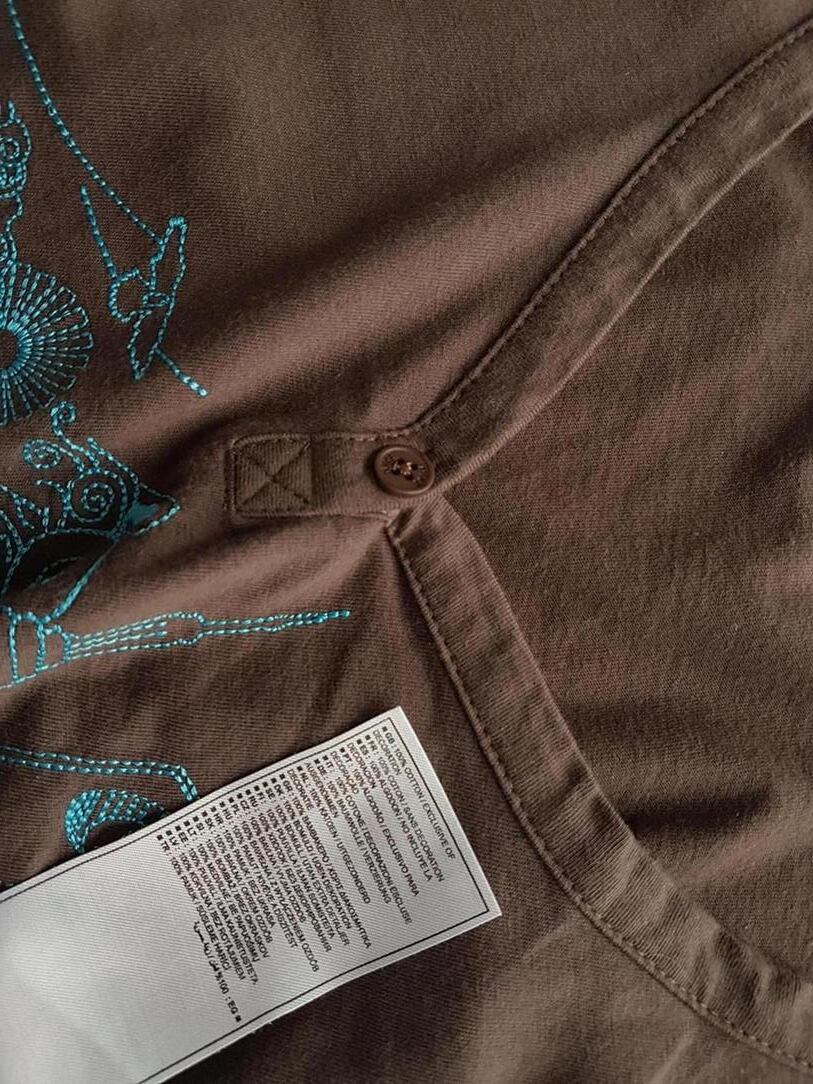 Nike Rozmiar S Kolor Brązowy W serek Tunika Bluzka Krótki rękaw Materiał Bawełna 100% Nike Rozmiar S Kolor Brązowy W serek Tunika Bluzka Krótki rękaw Materiał Bawełna 100%