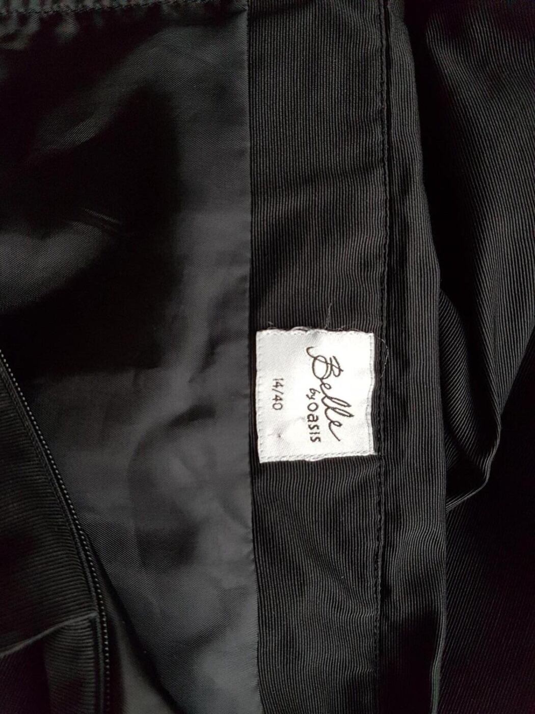 Belle by Oasis Rozmiar 14/40 Kolor Czarny Odkryte Ramiona Suknia Balowa Sukienka Wieczorowa Bezrękawnik Krótka Materiał Bawełna Belle by Oasis Rozmiar 14/40 Kolor Czarny Odkryte Ramiona Suknia Balowa Sukienka Wieczorowa Bezrękawnik Krótka Materiał Bawełna