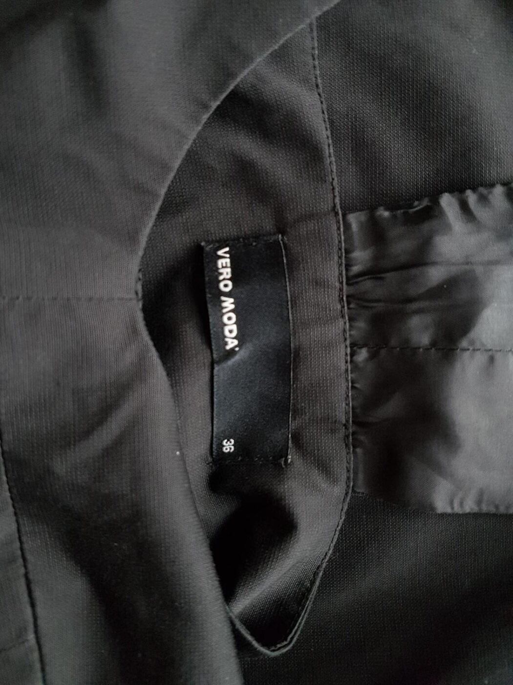 Vero moda Rozmiar 36 Kolor Czarny Okrągły dekolt Sukienka Ołówkowa Bezrękawnik Do Kolan