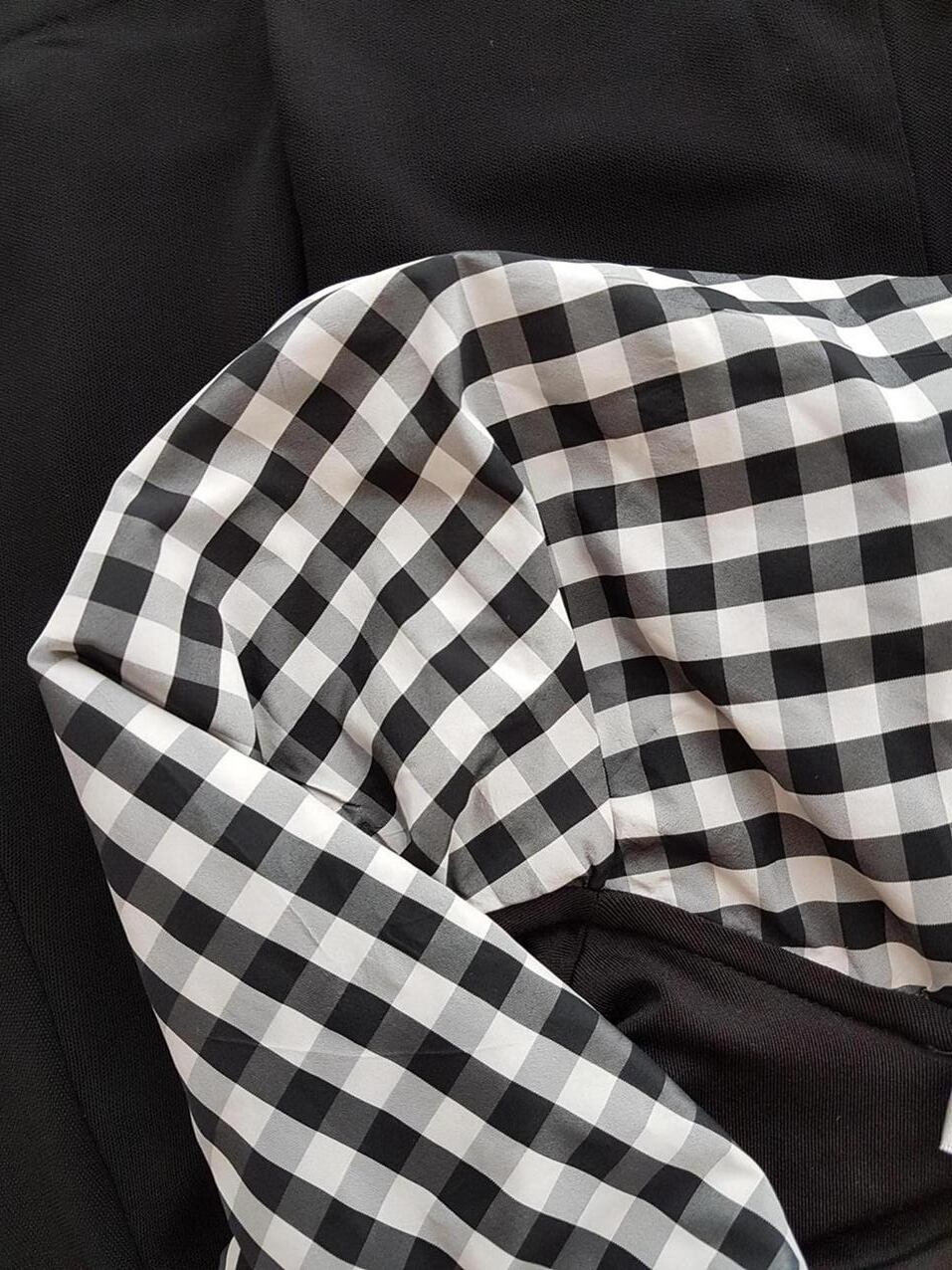 Zapara Rozmiar 10 (38) Kolor Czarny Okrągły dekolt Sukienka Mini Bezrękawnik Krótka Zapara Rozmiar 10 (38) Kolor Czarny Okrągły dekolt Sukienka Mini Bezrękawnik Krótka