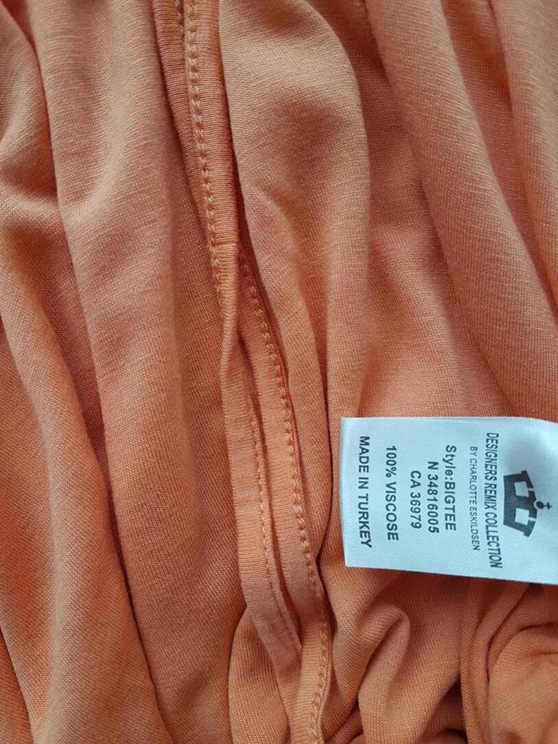 DESIGNERS REMIX Rozmiar S Kolor Pomarańczowy W łódkę Sukienka Prostokątna Rękaw 3/4 Do Kolan Materiał Wiskoza 100% DESIGNERS REMIX Rozmiar S Kolor Pomarańczowy W łódkę Sukienka Prostokątna Rękaw 3/4 Do Kolan Materiał Wiskoza 100%