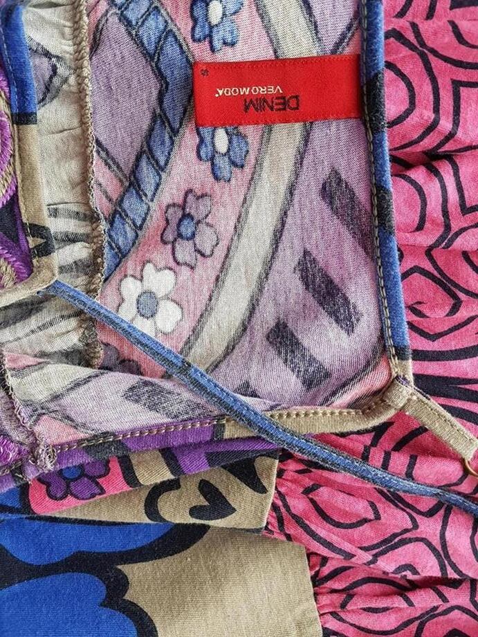 Denim Vero Moda Rozmiar S Kolor Beżowy Kwadratowy dekolt Sukienka Mini Bezrękawnik Krótka Materiał Bawełna 100% Denim Vero Moda Rozmiar S Kolor Beżowy Kwadratowy dekolt Sukienka Mini Bezrękawnik Krótka Materiał Bawełna 100%
