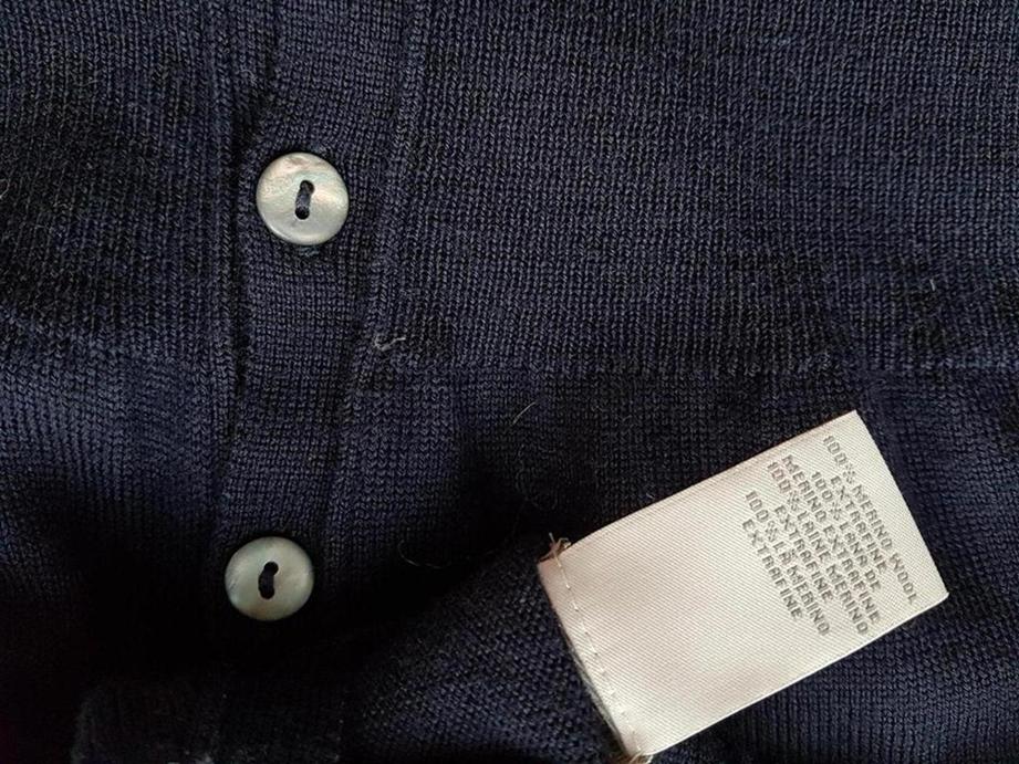 Gant Rozmiar M Kolor Granatowy W serek Tunika Bluzka Dzianina Bezrękawnik Materiał Wełna Merino Gant Rozmiar M Kolor Granatowy W serek Tunika Bluzka Dzianina Bezrękawnik Materiał Wełna Merino