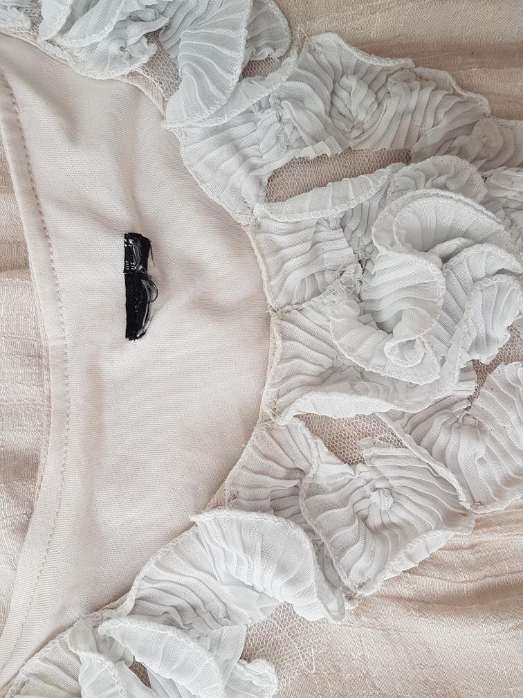 Vintage Rozmiar L Kolor Kremowy Okrągły dekolt Sukienka Mini Bezrękawnik Krótka Materiał Wiskoza Vintage Rozmiar L Kolor Kremowy Okrągły dekolt Sukienka Mini Bezrękawnik Krótka Materiał Wiskoza