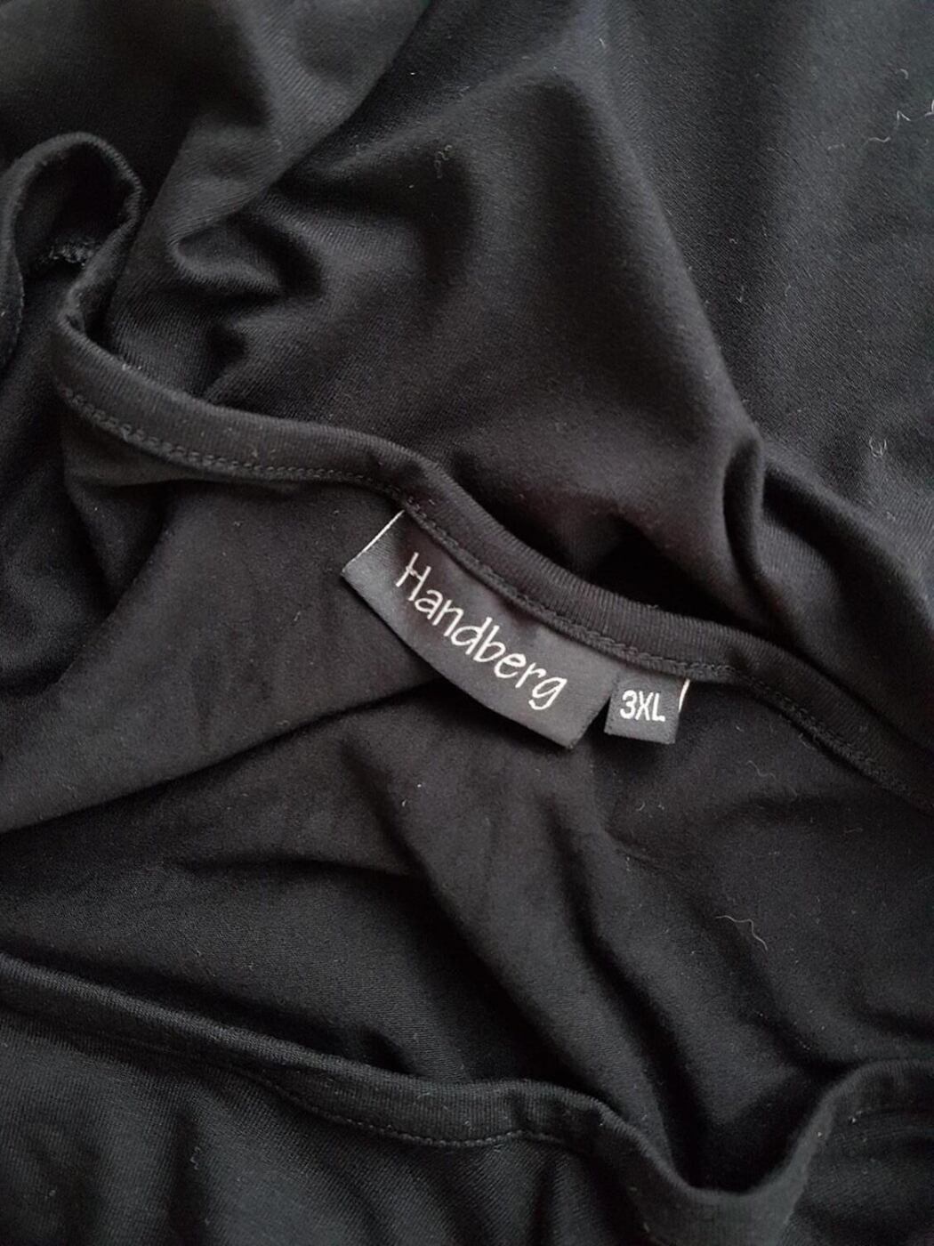 Handberg Rozmiar 3XL Kolor Czarny Okrągły dekolt Tunika Bluzka Rękaw 3/4 Materiał Wiskoza Handberg Rozmiar 3XL Kolor Czarny Okrągły dekolt Tunika Bluzka Rękaw 3/4 Materiał Wiskoza