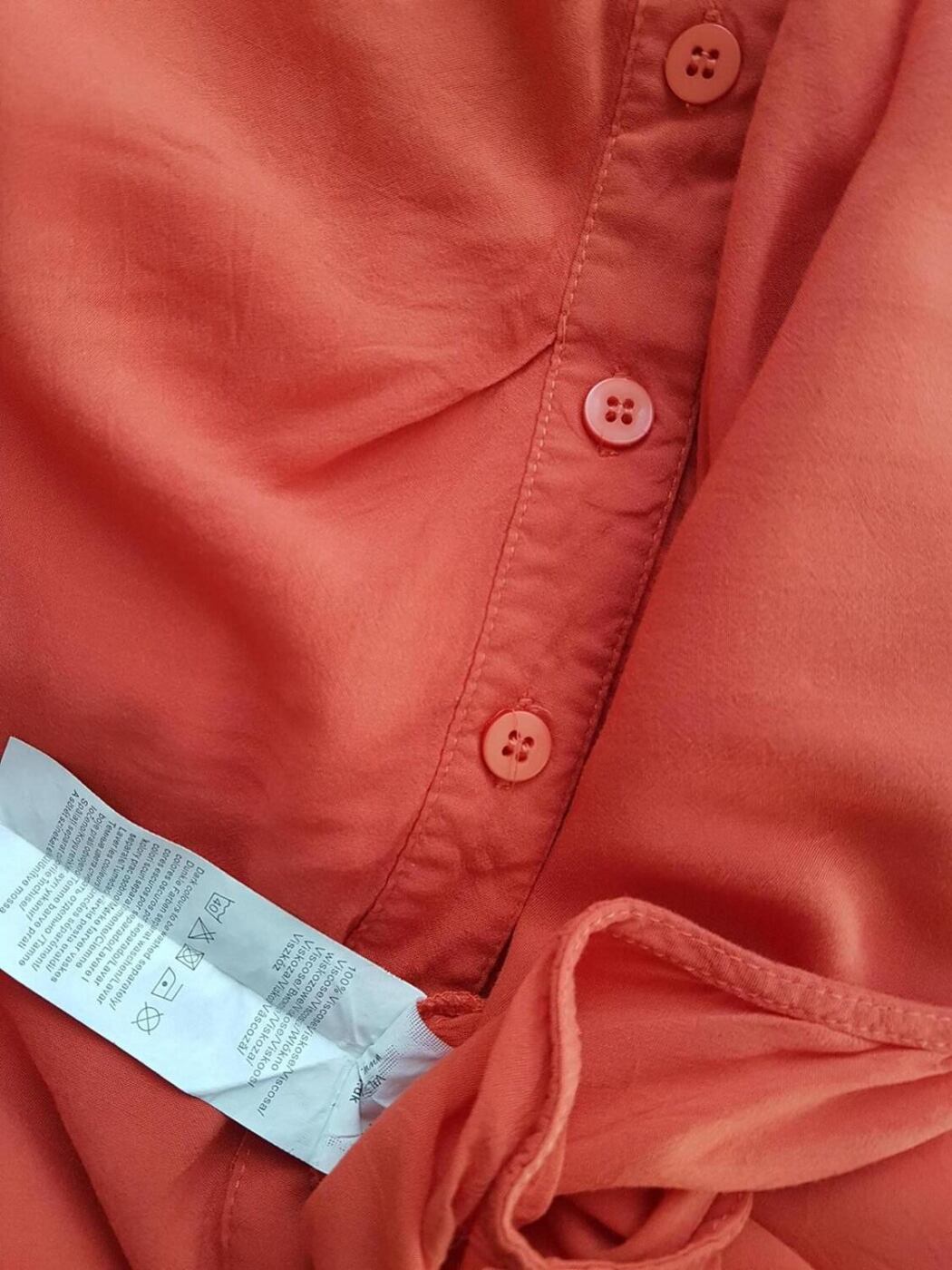 Vila Rozmiar S Kolor Pomarańczowy W serek Tunika Zapinana Bluzka Krótki rękaw Materiał Wiskoza 100% Vila Rozmiar S Kolor Pomarańczowy W serek Tunika Zapinana Bluzka Krótki rękaw Materiał Wiskoza 100%