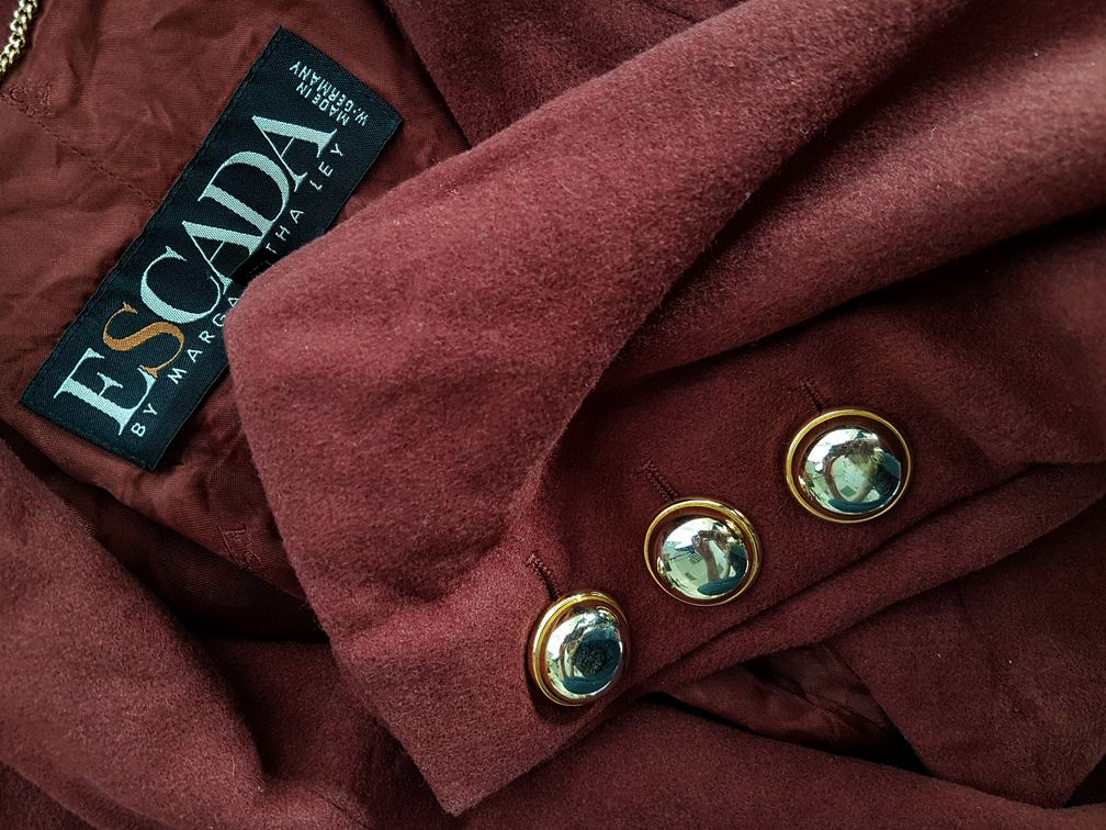 Escada Rozmiar 40 Kolor Brązowy Płaszcz Długi rękaw Materiał Dziewicza Wełna