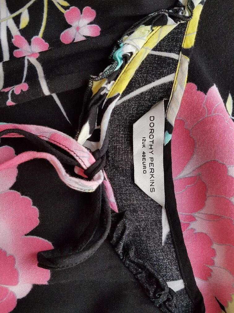 Dorothy perkins Rozmiar 40 Kolor Czarny Okrągły dekolt Sukienka Mini Bezrękawnik Krótka Materiał Wiskoza 100% Dorothy perkins Rozmiar 40 Kolor Czarny Okrągły dekolt Sukienka Mini Bezrękawnik Krótka Materiał Wiskoza 100%