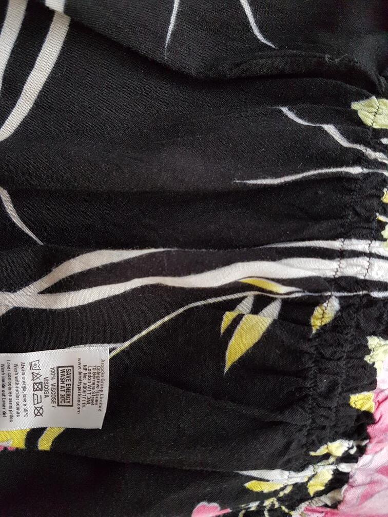 Dorothy perkins Rozmiar 40 Kolor Czarny Okrągły dekolt Sukienka Mini Bezrękawnik Krótka Materiał Wiskoza 100% Dorothy perkins Rozmiar 40 Kolor Czarny Okrągły dekolt Sukienka Mini Bezrękawnik Krótka Materiał Wiskoza 100%