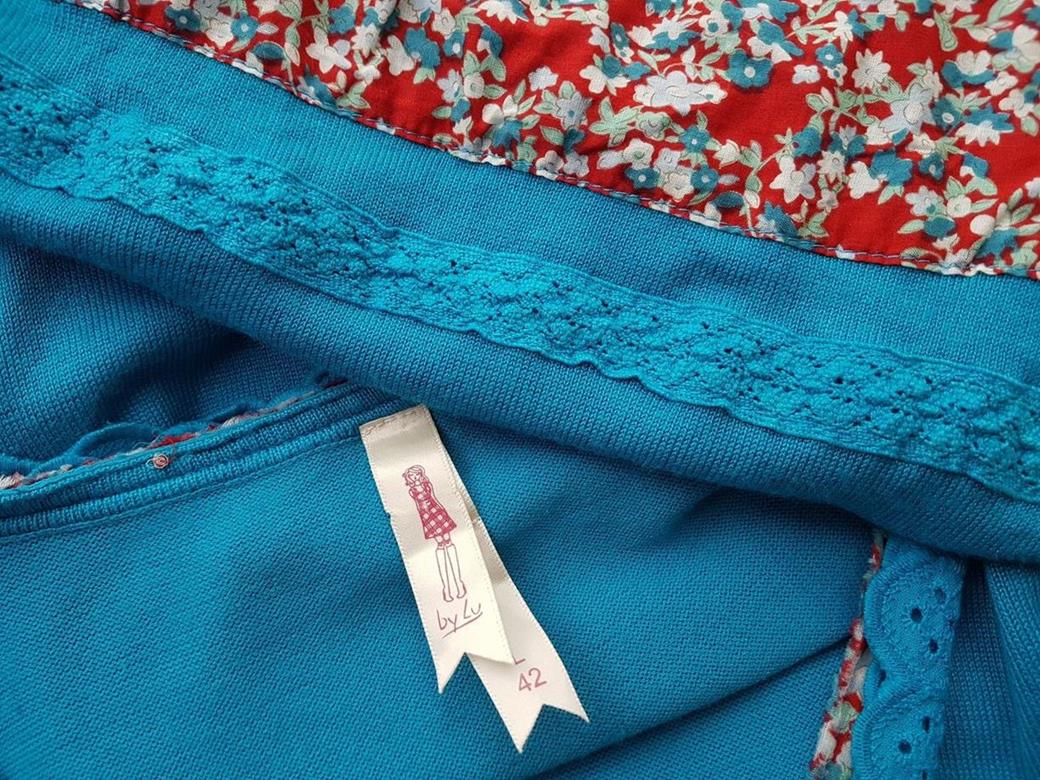 By Lu Rozmiar 42 Kolor Niebieski W serek Sukienka Sweterkowa Długi rękaw Do Kolan Materiał Wiskoza By Lu Rozmiar 42 Kolor Niebieski W serek Sukienka Sweterkowa Długi rękaw Do Kolan Materiał Wiskoza