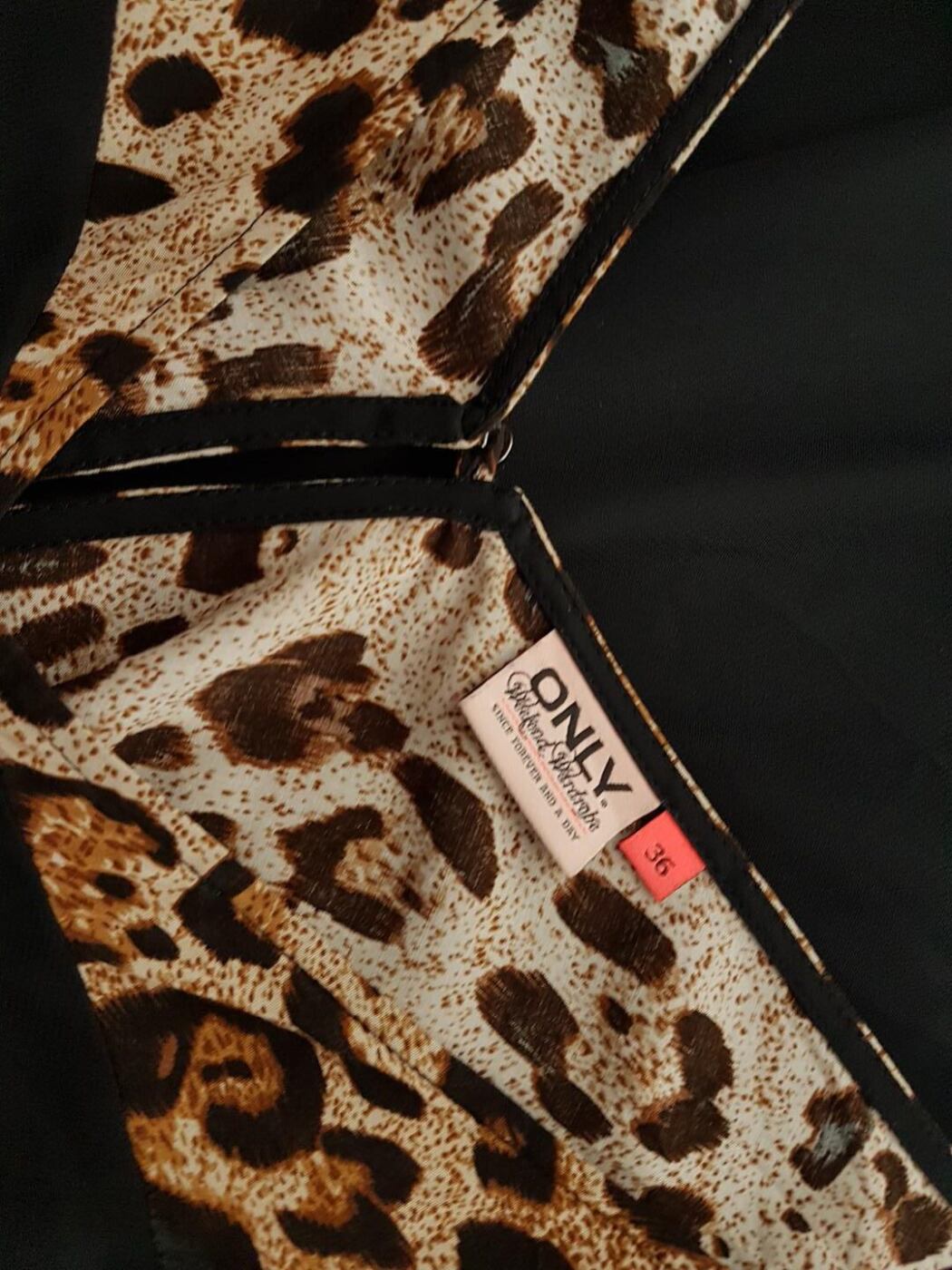Only Rozmiar 36 Kolor Czarny W serek Sukienka Sheath Bezrękawnik Do Kolan Only Rozmiar 36 Kolor Czarny W serek Sukienka Sheath Bezrękawnik Do Kolan