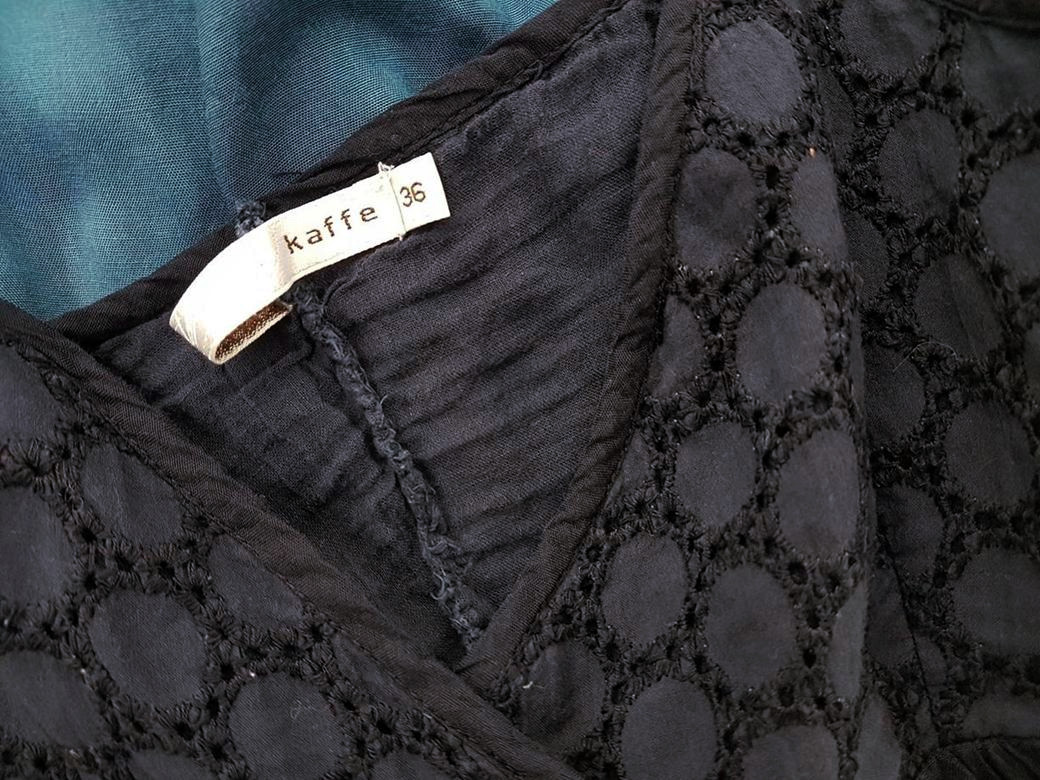 Kaffe Rozmiar 36 Kolor Niebieski W serek Sukienka Slip Bezrękawnik Midi Materiał Wiskoza 100% Kaffe Rozmiar 36 Kolor Niebieski W serek Sukienka Slip Bezrękawnik Midi Materiał Wiskoza 100%