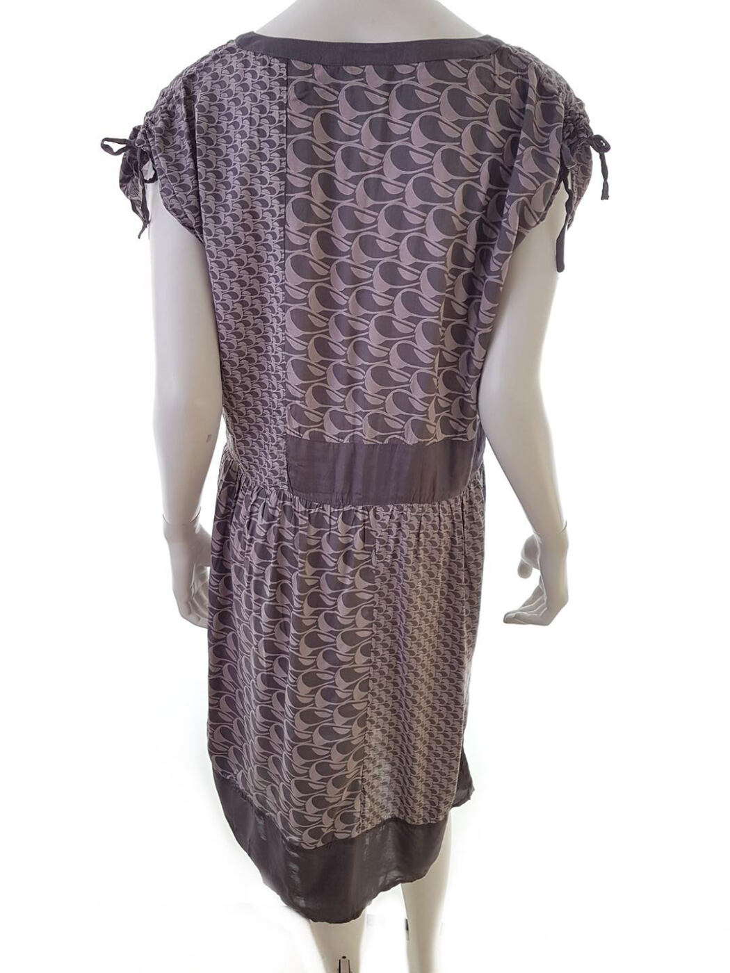 Soulmate Rozmiar XL Kolor Brązowy Okrągły dekolt Sukienka Sheath Krótki rękaw Midi Materiał Wiskoza 100% Soulmate Rozmiar XL Kolor Brązowy Okrągły dekolt Sukienka Sheath Krótki rękaw Midi Materiał Wiskoza 100%
