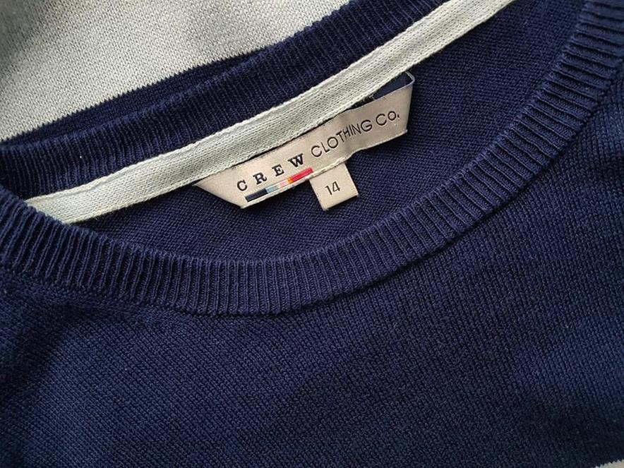 20181023_133341.jpg Crew Clothing Rozmiar 14 (42) Kolor Granatowy Pasy Crew Neck Sweter Długi rękaw Materiał Bawełna Cienka dzianina