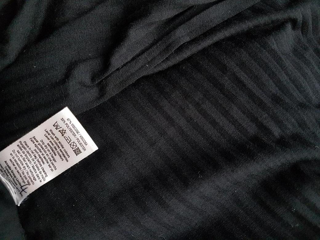 Topshop Rozmiar 36 Kolor Czarny W serek Sukienka Sheath Bezrękawnik Do Kolan Materiał Wiskoza Topshop Rozmiar 36 Kolor Czarny W serek Sukienka Sheath Bezrękawnik Do Kolan Materiał Wiskoza