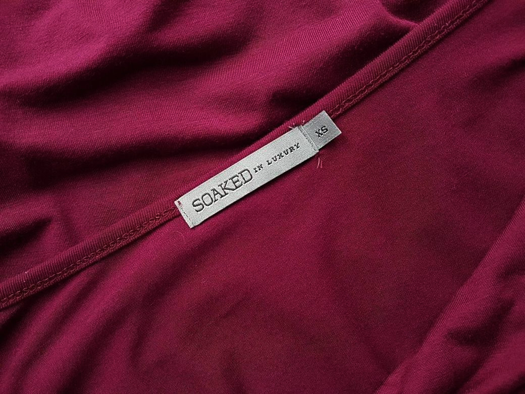Soaked in luxury Rozmiar XS Kolor Fuksja Drapowany dekolt Tunika Bluzka Krótki rękaw Materiał Wiskoza