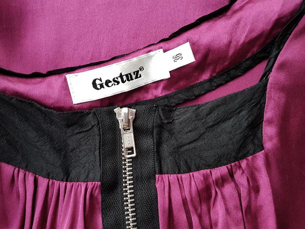Gestuz Rozmiar 36 Kolor Fuksja Kwadratowy dekolt Sukienka Prostokątna Bezrękawnik Do Kolan Materiał Jedwab Gestuz Rozmiar 36 Kolor Fuksja Kwadratowy dekolt Sukienka Prostokątna Bezrękawnik Do Kolan Materiał Jedwab