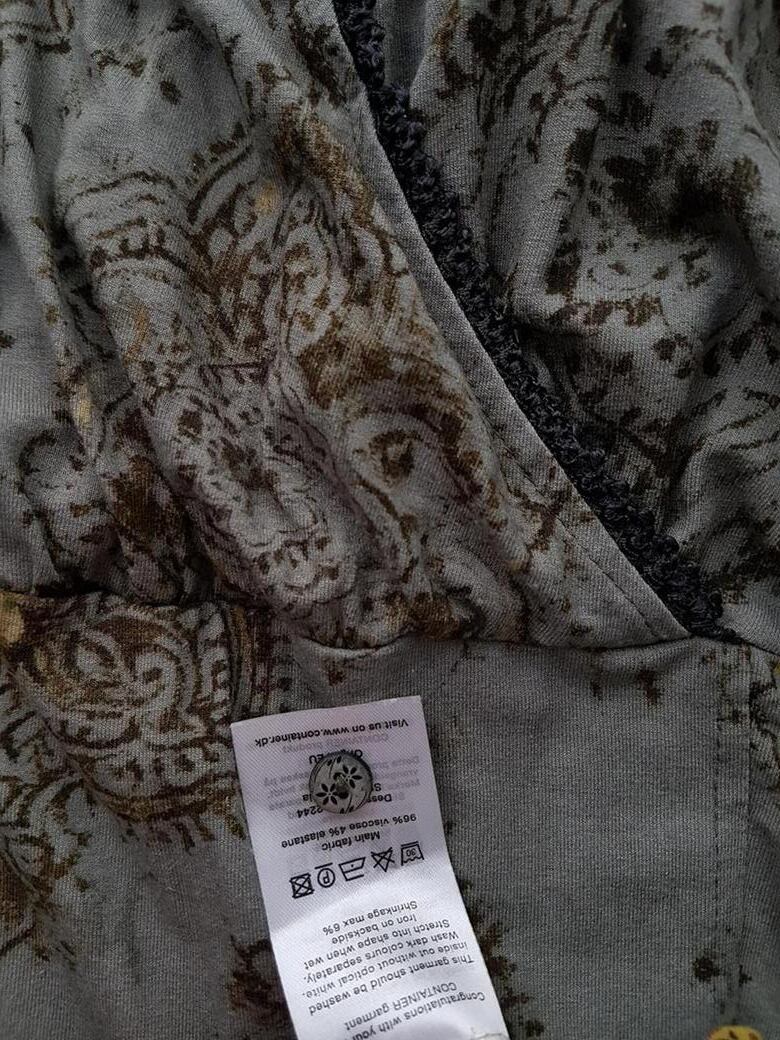 CONTAINER Rozmiar M W serek Sukienka Sheath Rękaw 3/4 Do Kolan Materiał Wiskoza CONTAINER Rozmiar M W serek Sukienka Sheath Rękaw 3/4 Do Kolan Materiał Wiskoza