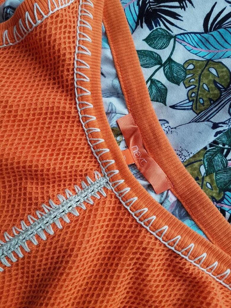 Next Rozmiar 38 Kolor Pomarańczowy Okrągły dekolt Sukienka Sheath Bezrękawnik Midi Next Rozmiar 38 Kolor Pomarańczowy Okrągły dekolt Sukienka Sheath Bezrękawnik Midi