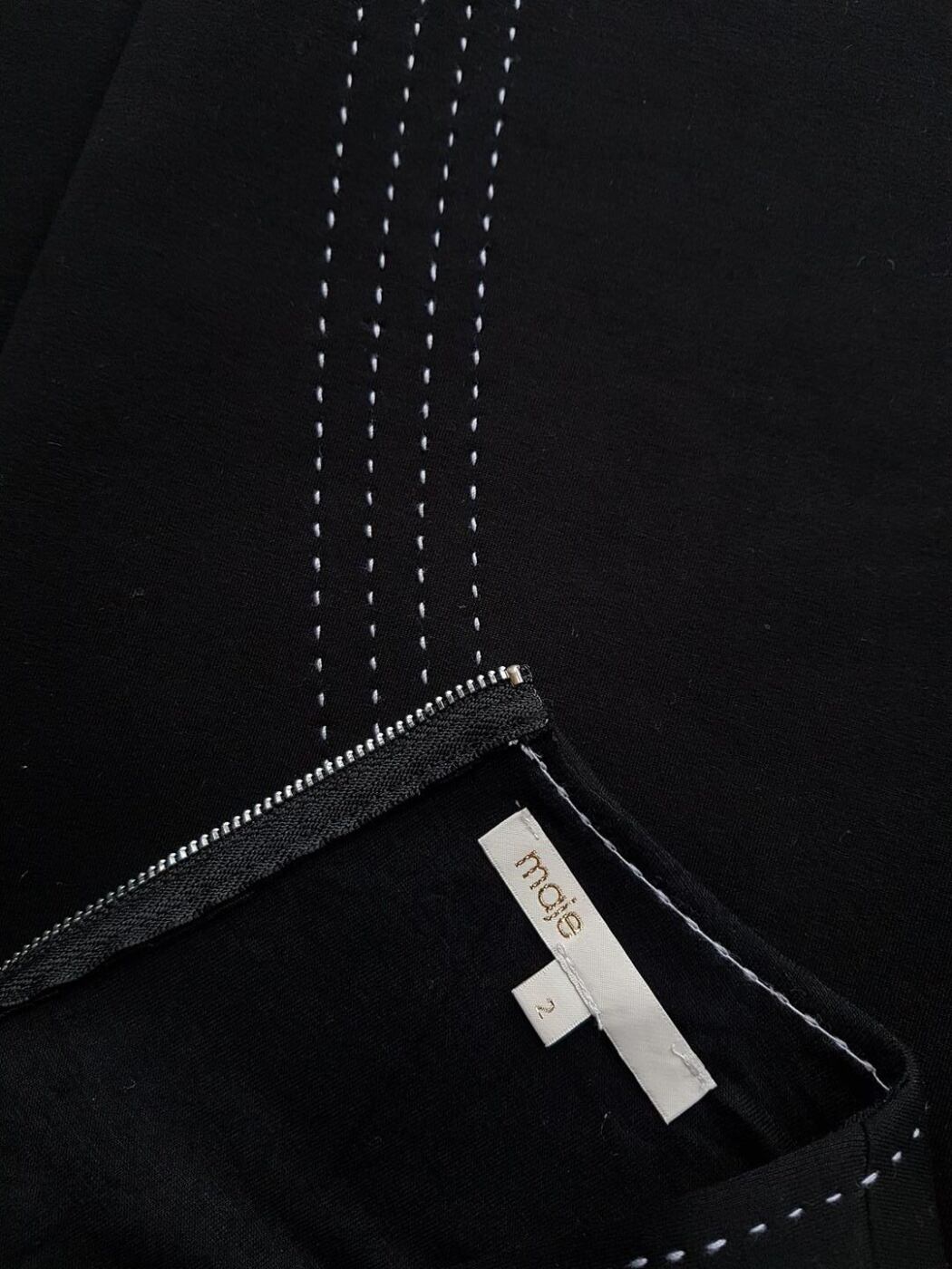 Maje Rozmiar 2 Kolor Czarny W serek Sukienka Bodycon Bezrękawnik Krótka Maje Rozmiar 2 Kolor Czarny W serek Sukienka Bodycon Bezrękawnik Krótka
