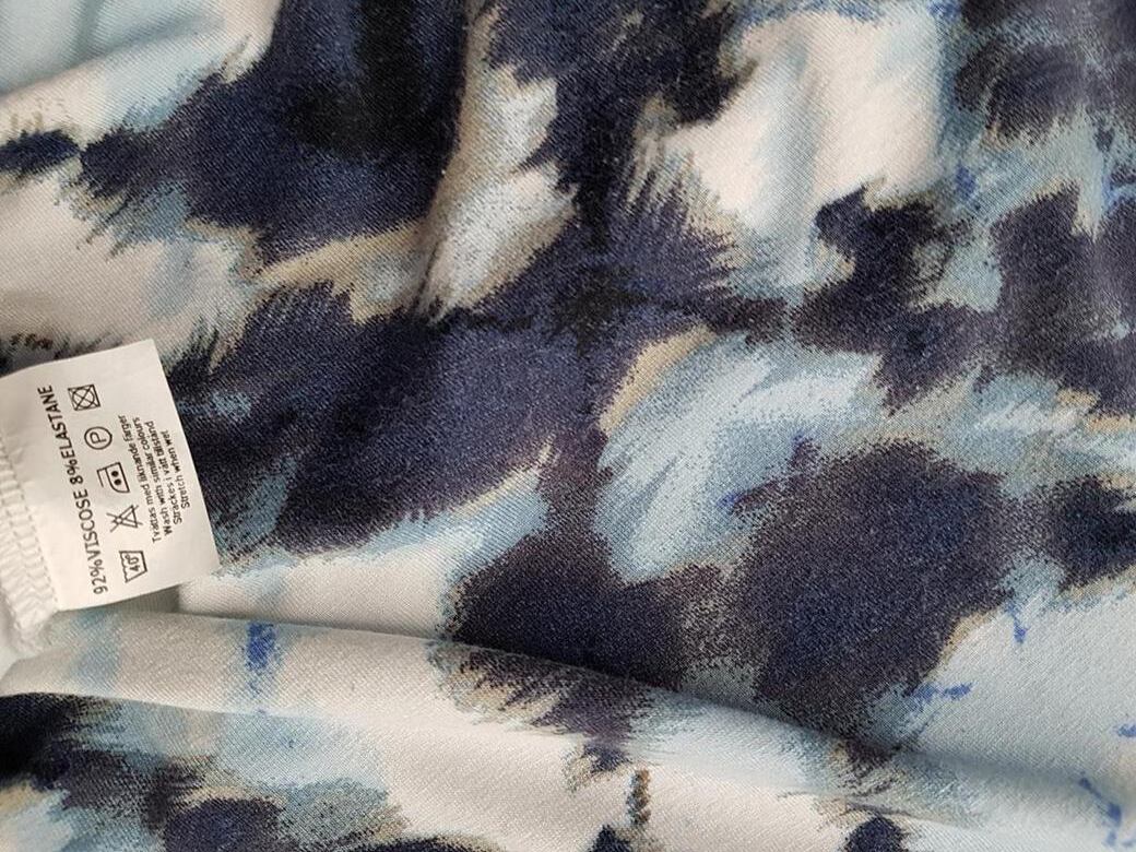 Skimra Rozmiar XL Kolor Niebieski Abstrakcja Dekolt U Tunika Bluzka Długi rękaw Materiał Wiskoza Skimra Rozmiar XL Kolor Niebieski Abstrakcja Dekolt U Tunika Bluzka Długi rękaw Materiał Wiskoza