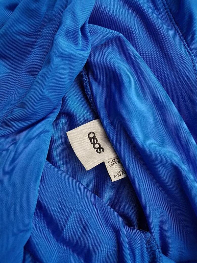 ASOS Rozmiar 34 Kolor Niebieski Drapowany dekolt Sukienka Bodycon Bezrękawnik Krótka Materiał Wiskoza ASOS Rozmiar 34 Kolor Niebieski Drapowany dekolt Sukienka Bodycon Bezrękawnik Krótka Materiał Wiskoza