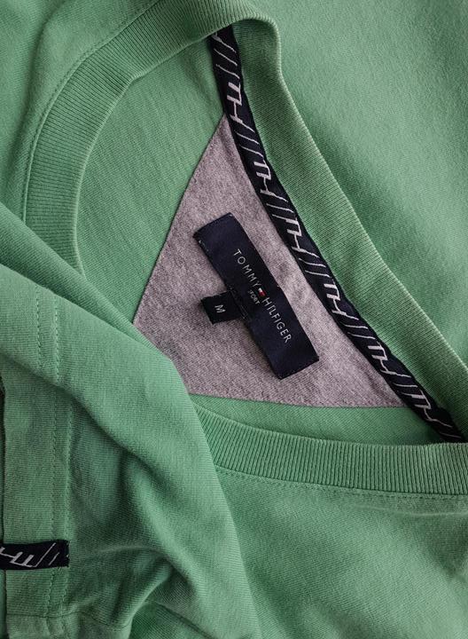 20181205_162406.jpg Tommy hilfiger Rozmiar M Kolor Zielony Męski T-Shirt Bezrękawnik Materiał Bawełna 100%