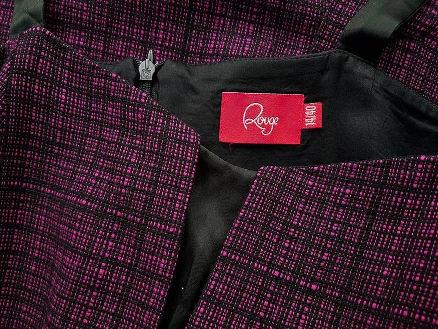 Rouge Rozmiar 14/40 Kolor Fuksja Odkryte Ramiona Sukienka A-Line Bezrękawnik Midi Materiał Bawełna Rouge Rozmiar 14/40 Kolor Fuksja Odkryte Ramiona Sukienka A-Line Bezrękawnik Midi Materiał Bawełna