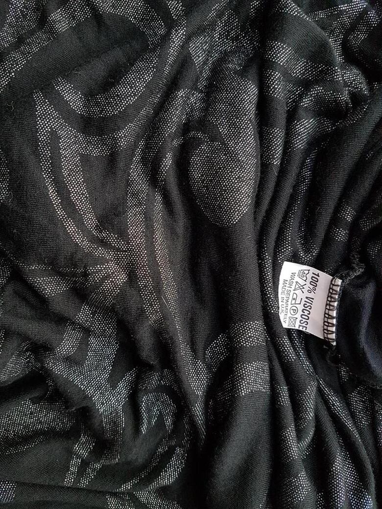 Krisp Rozmiar 8 (36) Kolor Czarny Floral Abstrakt Drapowany dekolt Tunika Bluzka Bezrękawnik Materiał Wiskoza 100%