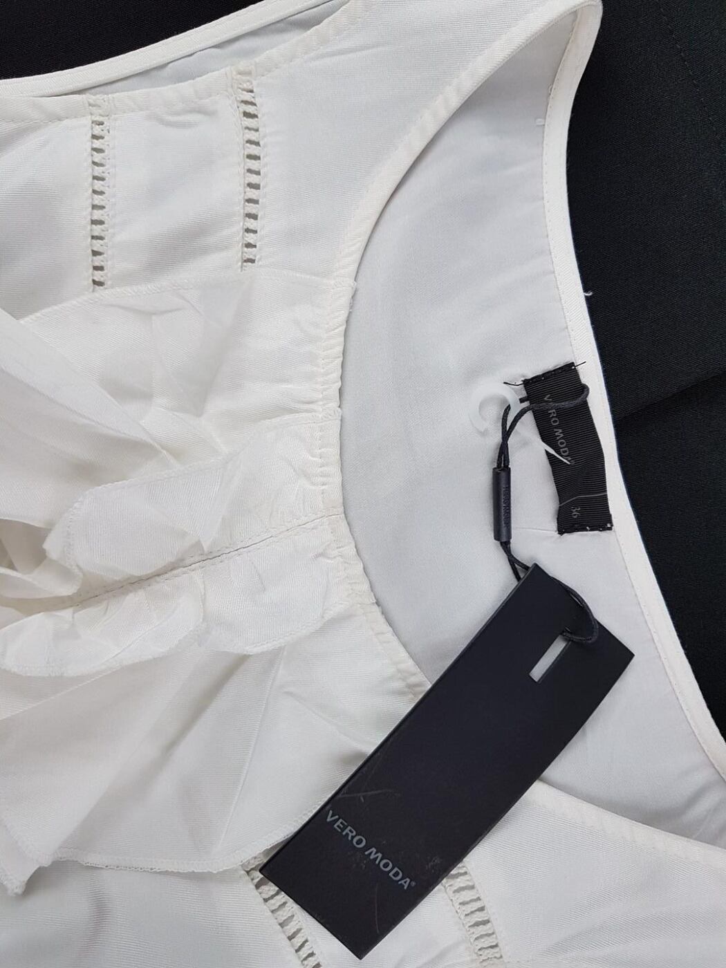 Vero moda Rozmiar 36 Kolor Czarny Okrągły dekolt Sukienka Ołówkowa Bezrękawnik Do Kolan Materiał Wiskoza Vero moda Rozmiar 36 Kolor Czarny Okrągły dekolt Sukienka Ołówkowa Bezrękawnik Do Kolan Materiał Wiskoza