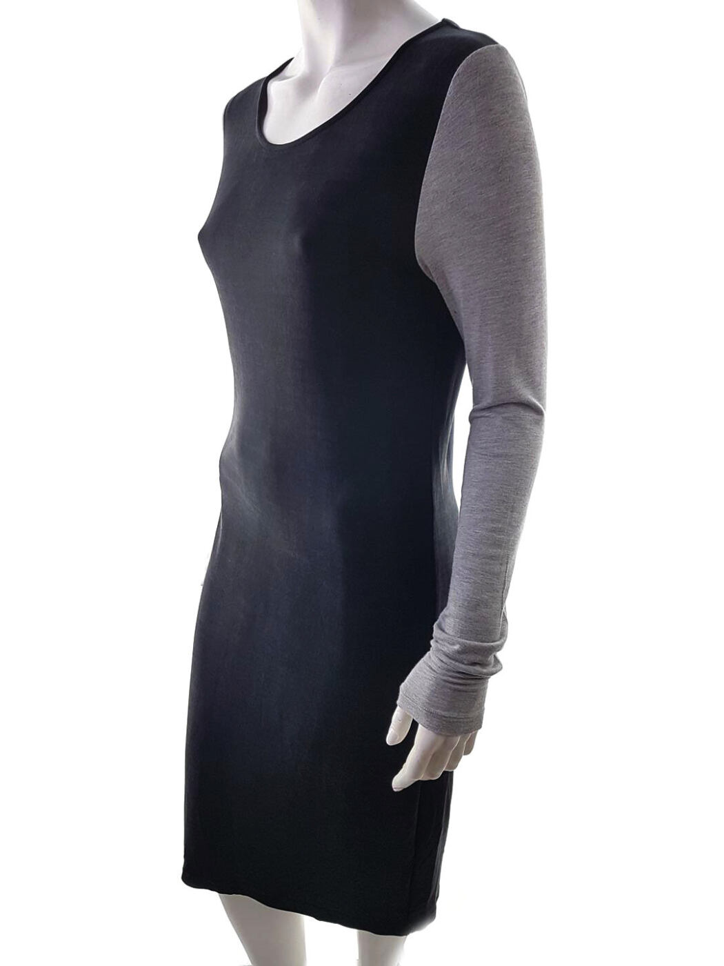 Karen by Simonsen Rozmiar M Kolor Czarny Okrągły dekolt Sukienka Prostokątna Długi rękaw Midi Materiał Cupro Karen by Simonsen Rozmiar M Kolor Czarny Okrągły dekolt Sukienka Prostokątna Długi rękaw Midi Materiał Cupro
