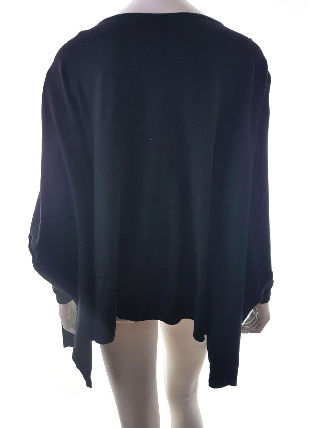 Rozmiar L Kolor Czarny W łódkę Tunika Bluzka Długi rękaw Materiał Rayon Rozmiar L Kolor Czarny W łódkę Tunika Bluzka Długi rękaw Materiał Rayon