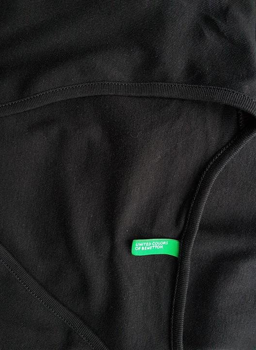 United colors benetton Rozmiar XS Kolor Czarny W serek Bluzka Długi rękaw Materiał Bawełna 100%