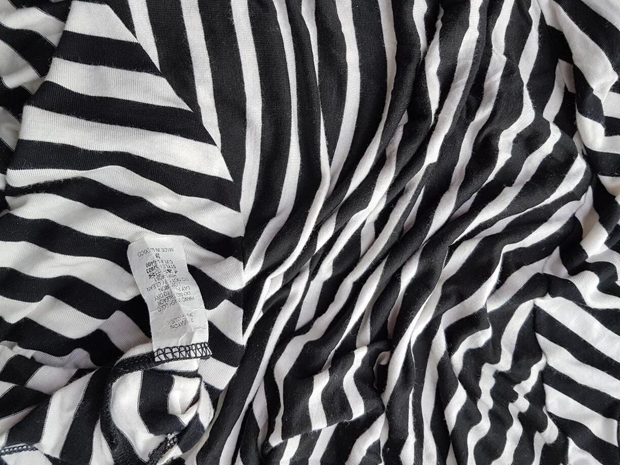 Monteau Rozmiar M Kolor Czarny Okrągły dekolt Sukienka Mini Bezrękawnik Krótka Materiał Rayon