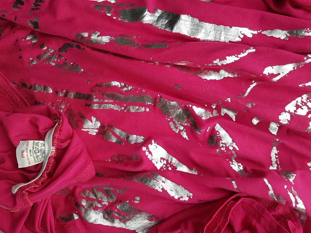 Buzy Collection Rozmiar S/M Kolor Różowy Pasy Drapowany dekolt Tunika Bluzka Krótki rękaw Materiał Wiskoza Buzy Collection Rozmiar S/M Kolor Różowy Pasy Drapowany dekolt Tunika Bluzka Krótki rękaw Materiał Wiskoza