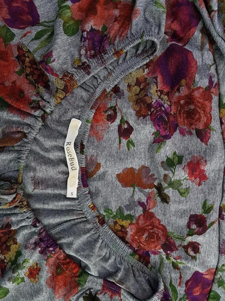 Rosebud Rozmiar S Kolor Szary Keyhole Crew Neck Sukienka Sheath Krótki rękaw Do Kolan Materiał Wiskoza