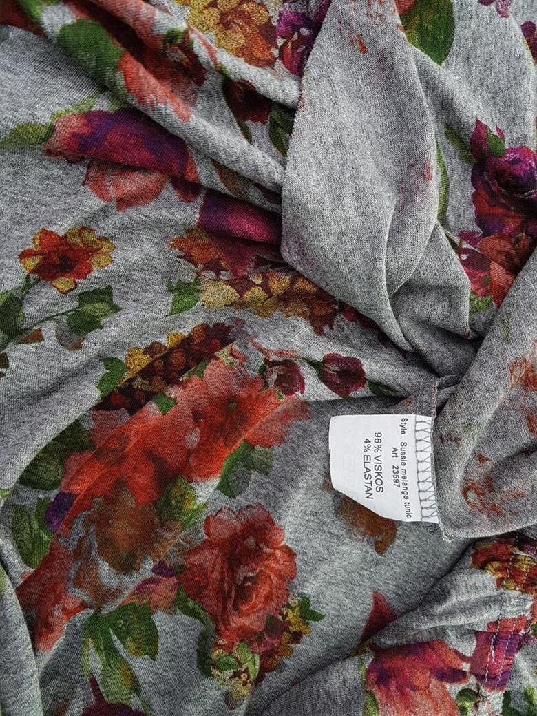 Rosebud Rozmiar S Kolor Szary Keyhole Crew Neck Sukienka Sheath Krótki rękaw Do Kolan Materiał Wiskoza