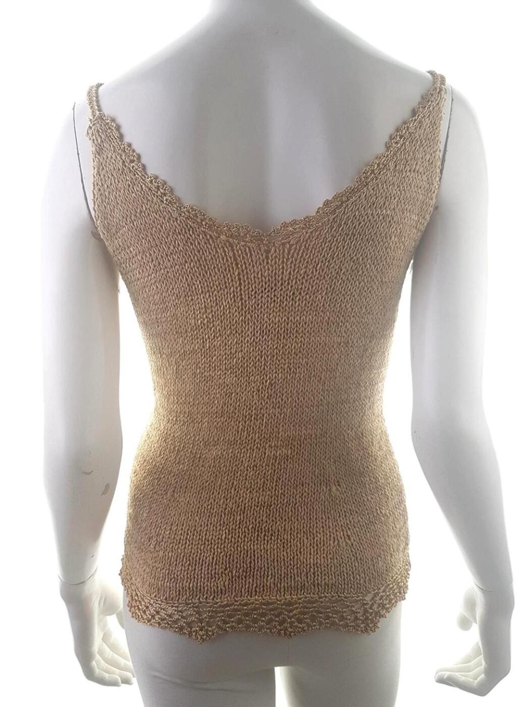 Knitted By Hand Rozmiar M Kolor Beżowy Dekolt Serce Bluzka Bezrękawnik