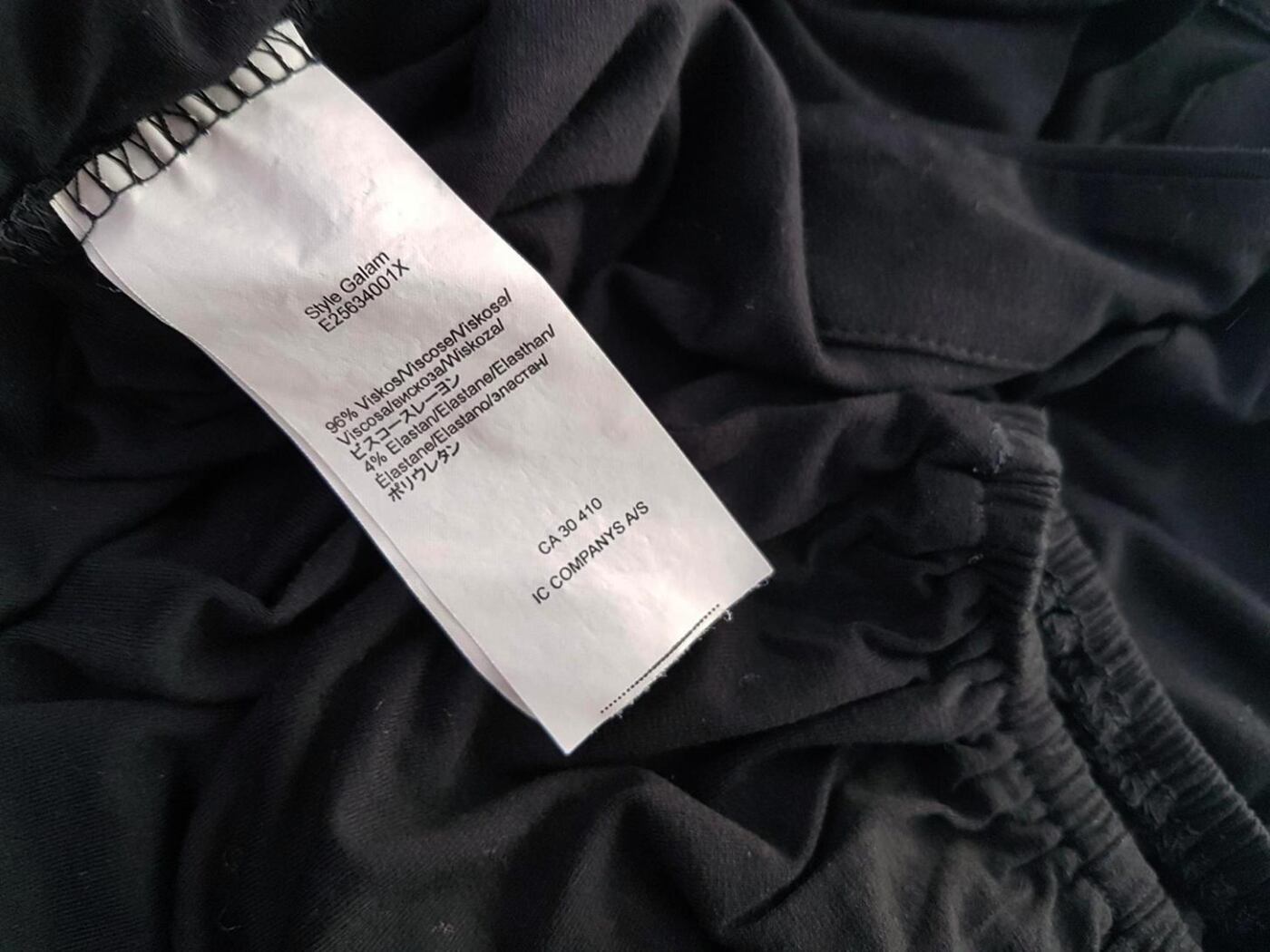 Part two Rozmiar XS Kolor Czarny W serek Sukienka Sweterkowa Rękaw 3/4 Do Kolan Materiał Wiskoza Part two Rozmiar XS Kolor Czarny W serek Sukienka Sweterkowa Rękaw 3/4 Do Kolan Materiał Wiskoza
