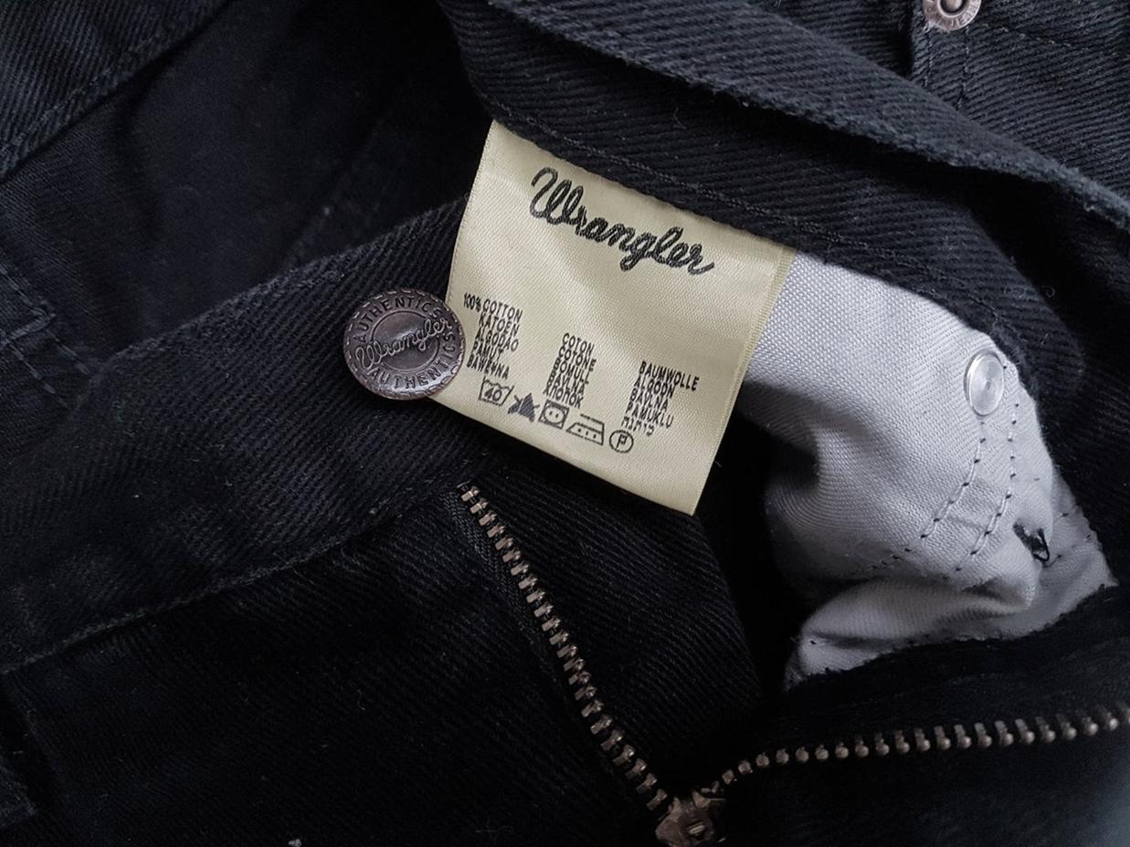 20190220_124144.jpg Wrangler Rozmiar 32 Kolor Czarny Spodnie Casual Materiał Bawełna 100%