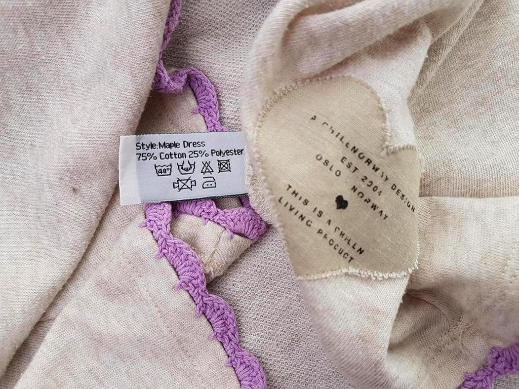 CHILLNORWAY Rozmiar L Kolor Beżowy Okrągły dekolt Sukienka Sweterkowa Długi rękaw Do Kolan Materiał Bawełna CHILLNORWAY Rozmiar L Kolor Beżowy Okrągły dekolt Sukienka Sweterkowa Długi rękaw Do Kolan Materiał Bawełna