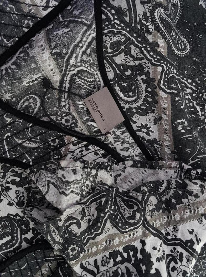 20190305_115716.jpg Vero moda Rozmiar L Kolor Szary Split Crew Neck Bluzka Długi rękaw Materiał Wiskoza 100%